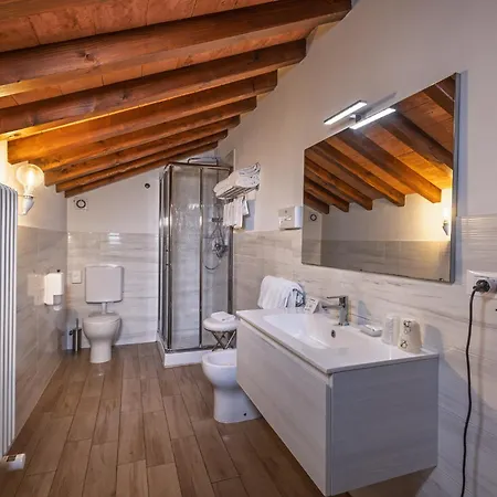 Cortaccia Sanvitale فندق سالا باغانزا