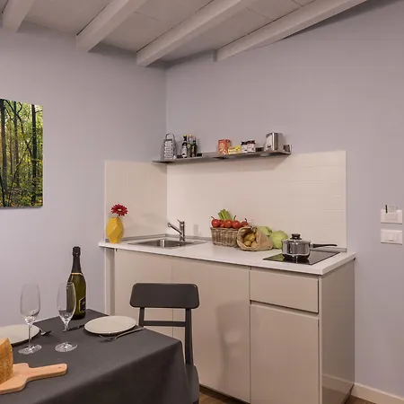 Cortaccia Sanvitale 3* سالا باغانزا